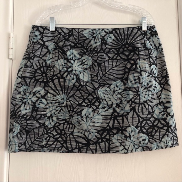 EUC Columbia wrap skirt - Picture 2 of 4